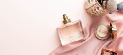 هنگام خرید عطر و محصولات آرایشی به چه مواردی باید دقت کرد؟