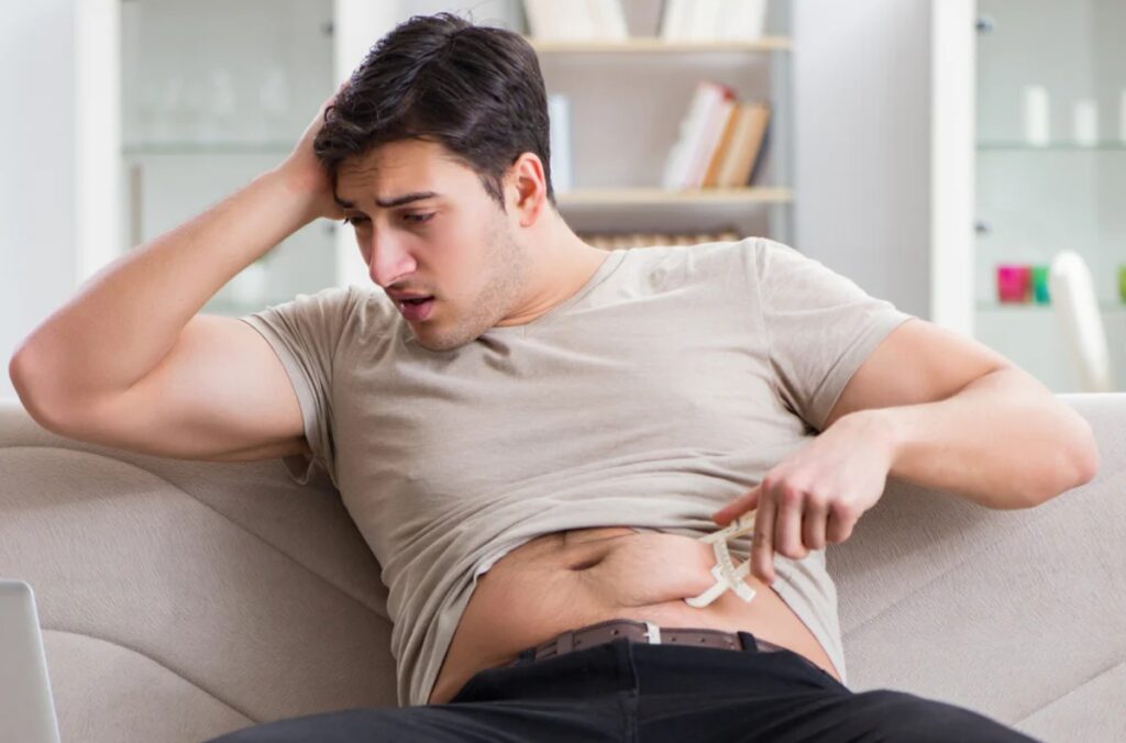 چگونه بدون ورزش کردن با ۱۰ اقدام ساده چربی‌های دور شکم را آب کنیم؟