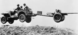 ۱۰ خودرو نظامی که مسیر تاریخ را تغییر دادند؛ از تانک Renault FT تا LVT-1 Alligator
