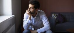این نشانه ها می گوید شما در کودکی والدین کنترلگری داشتید