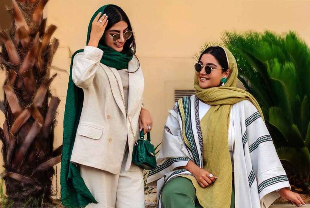 بهترین رنگ های لباس برای افرادی که پوست گندمی دارند