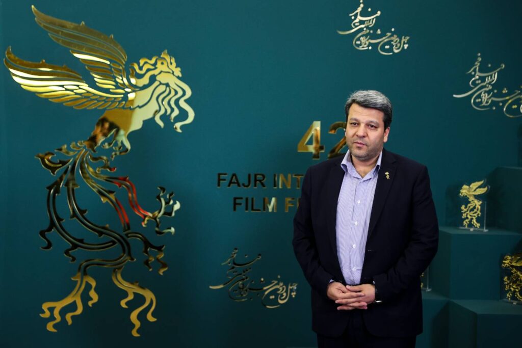 خواندن پراشتباه دعای تحویل سال توسط رییس سازمان سینمایی در جشنواره فجر + ویدیو