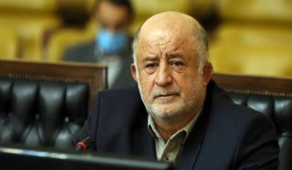 خاطره‌ عجیب نادر قاضی پور از سالم ماندن بعد پریدن از هلیکوپتر در حال سقوط! + ویدیو