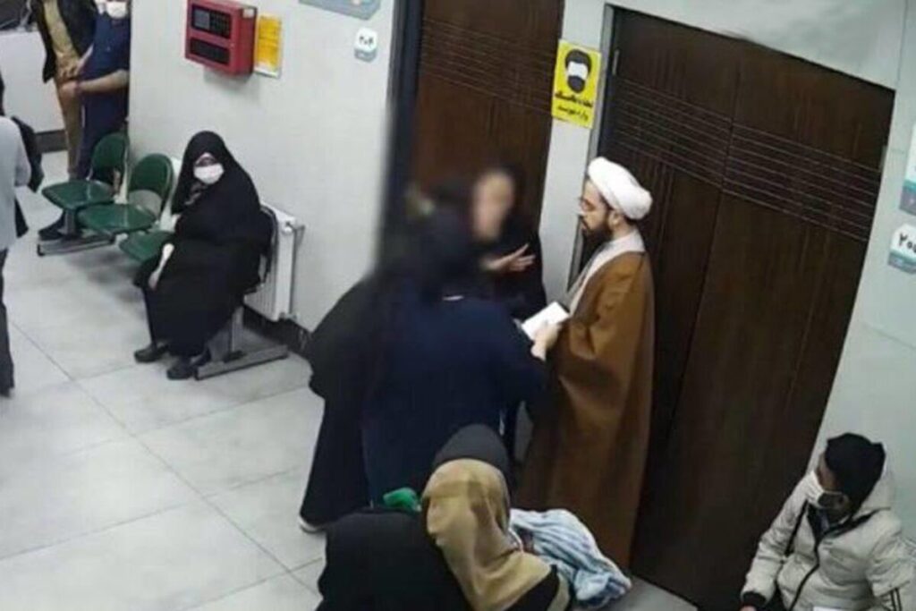 ادعای روزنامه «کیهان» درباره نقش اسرائیل در ماجرای درگیری یک روحانی و یک زن در قم