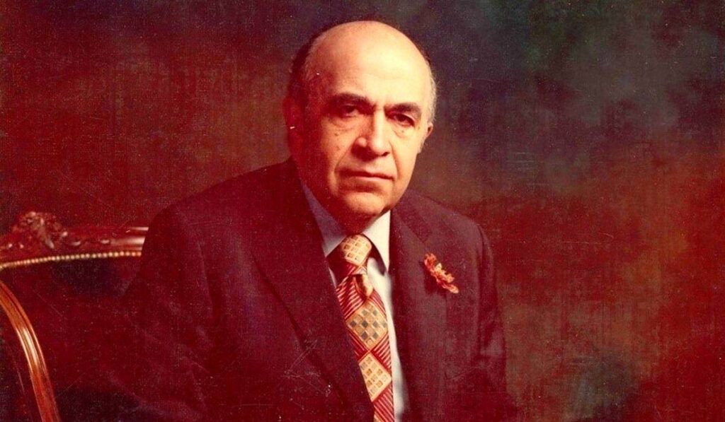 نخست‌وزیری که اعدام شد؛ امیرعباس هویدا که بود و چه کرد؟ + ویدیو