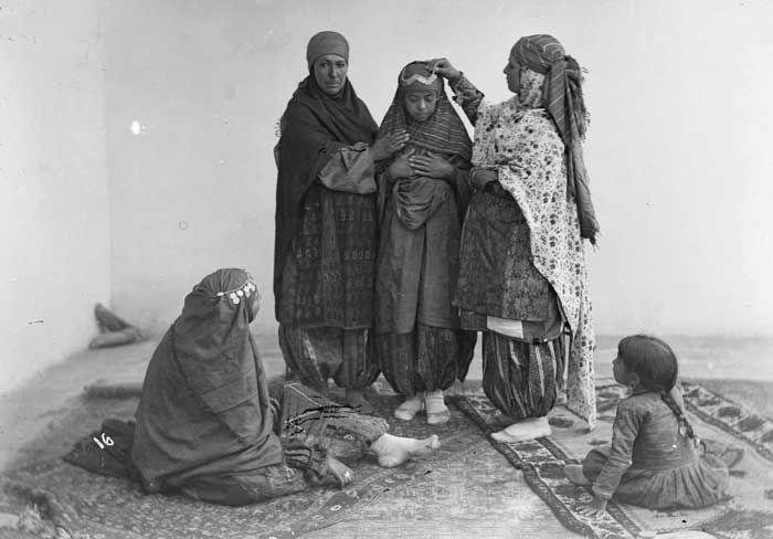 خرافات عجیب ایرانیان دوران قاجار؛ از ناخن هدهد تا آش مخصوص شاه برای جلوگیری از وبا