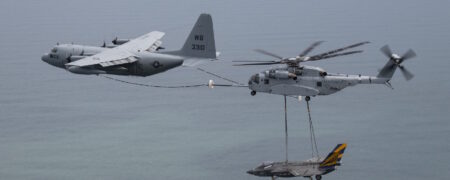 هلیکوپتر CH-53K King Stallion در حال حمل یک جنگنده F-35 Lightning II + ویدیو