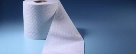 چرا بعد از دستشویی رفتن شستشو با آب بهتر از پاک کردن با دستمال است؟