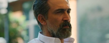 روش عجیب هادی حجازی فر برای گرفتن طلبش از صداوسیما با ریختن بنزین روی خود! + ویدیو
