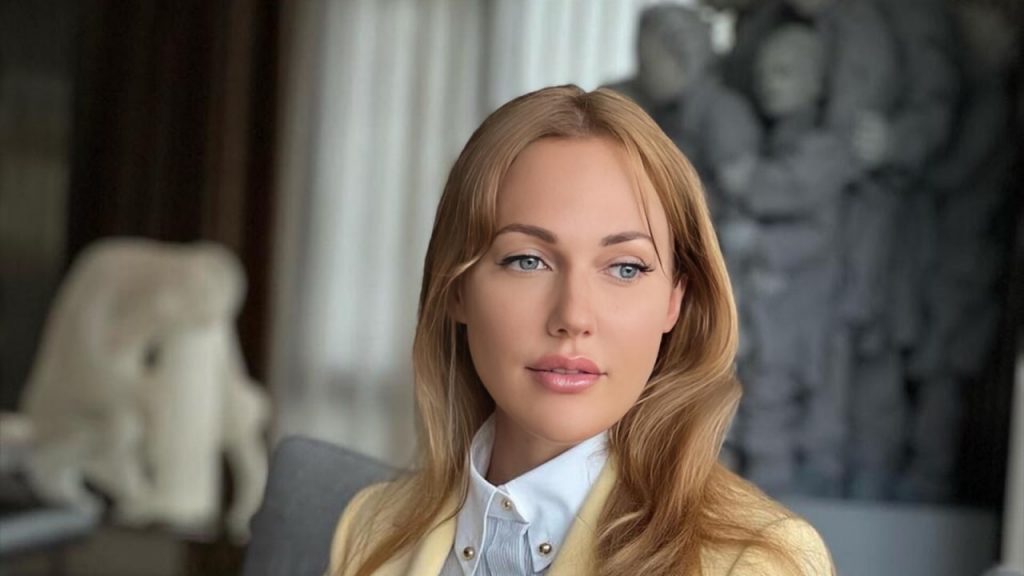 بازیگر نقش خرم سلطان کیست؟ بیوگرافی مریم اوزرلی بازیگر مشهور ترک‌